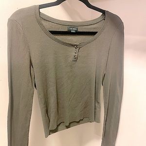 Long sleeve crop top